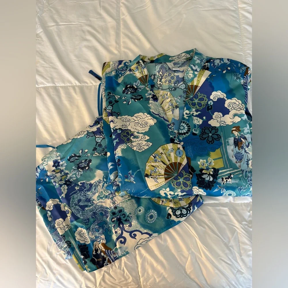 Cruz Large Pajama Set - Picture 2 of 8